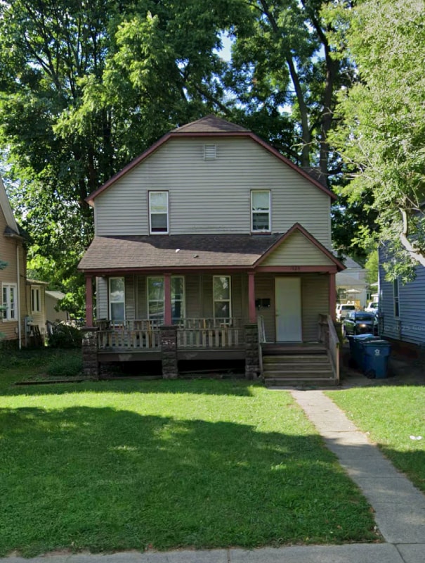 1424 E Stockbridge Ave