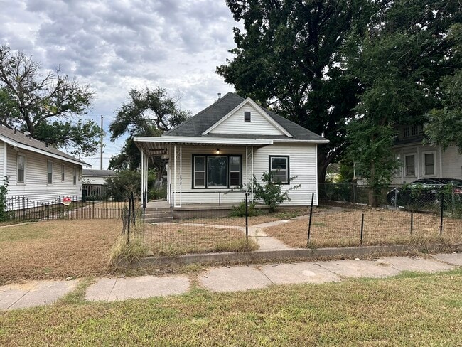 property at 523 E 3rd Ave
