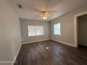 2091 Yulee St in Jacksonville, FL - Building Photo - Building Photo