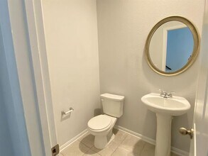 220 Timber Brook Dr in Hutto, TX - Building Photo - Building Photo