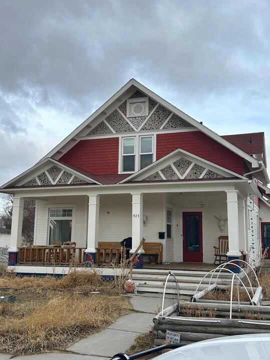 923 S Washington St in Dillon, MT - Building Photo