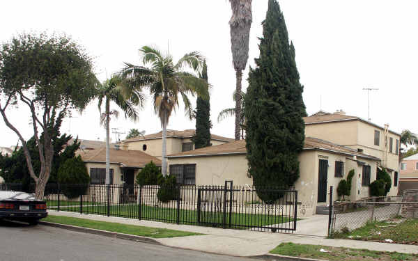 3175 Ohio Ave in South Gate, CA - Building Photo