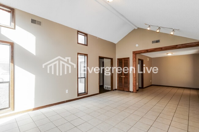 8216 Shallow Glen Trail in Memphis, TN - Building Photo - Building Photo