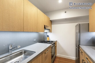 101 W 15th St in New York, NY - Building Photo - Building Photo