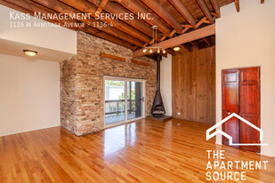 1130 W Armitage Ave, Unit 4 in Chicago, IL - Building Photo