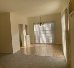 1122 S Clark Dr in Los Angeles, CA - Foto de edificio - Building Photo