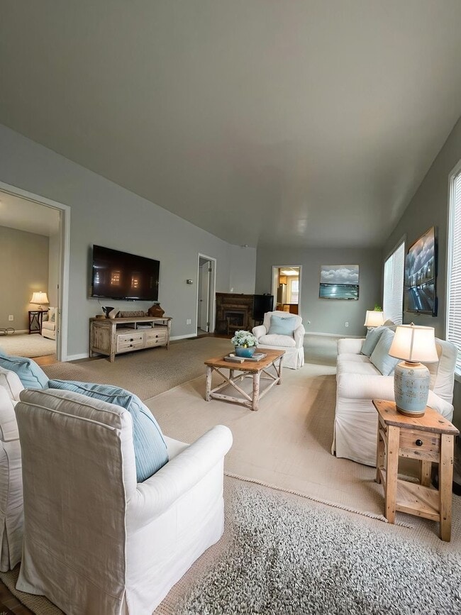 property at 402 W Dale St