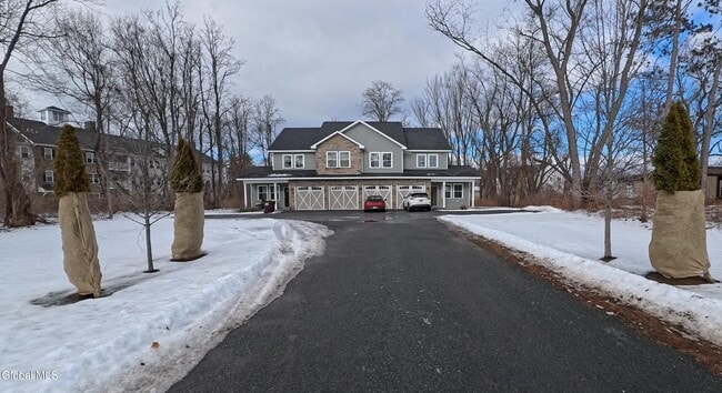 745 Watervliet Shaker Rd in Latham, NY - Building Photo - Building Photo