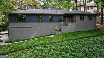 776 Windsor Parkway in Sandy Springs, GA - Building Photo