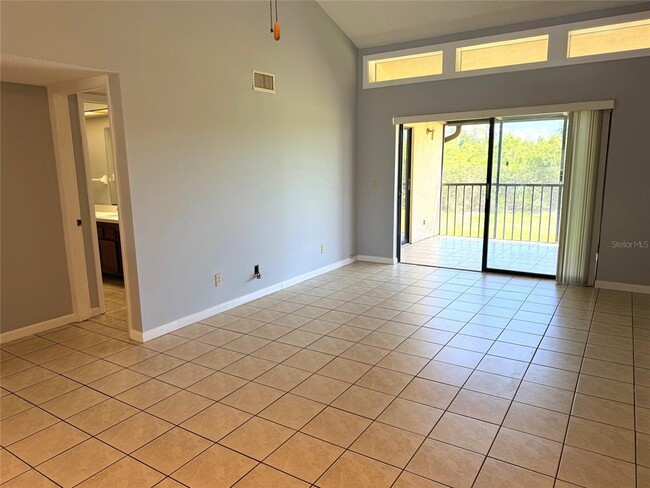 260 Woodlake Ln in Oldsmar, FL - Building Photo - Building Photo