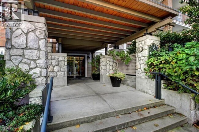 995 W 59th Ave in Vancouver, BC - Building Photo - Building Photo