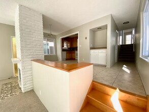 312 E Bay Ave in Newport Beach, CA - Building Photo - Building Photo