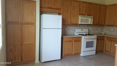 3210 E Lark Dr in Chandler, AZ - Building Photo - Building Photo