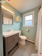 110 Pine Hill Cir, Unit 1 in Waltham, MA - Foto de edificio - Building Photo