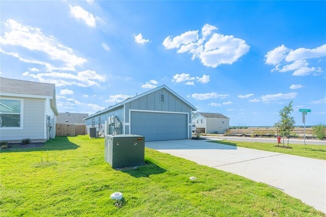 117 Dark Victory Rd in Jarrell, TX - Building Photo - Building Photo