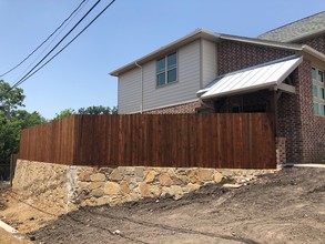 N. Elm Duplexes, Denton, TX 76201 in Denton, TX - Foto de edificio - Building Photo