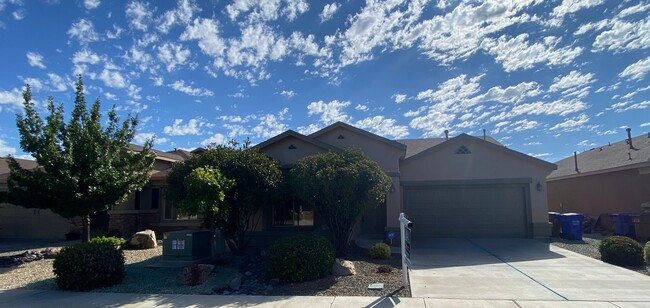 7562 Sierra de Luna Pl