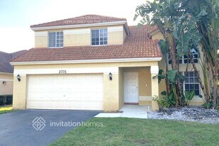 2771 Oakview Way in Davie, FL - Building Photo