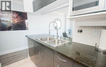 1199 Marinaside Crescent in Vancouver, BC - Building Photo - Building Photo