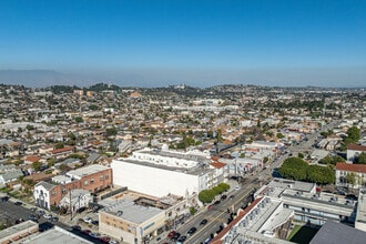 El Nuevo Amanecer Apartments in Los Angeles, CA - Foto de edificio - Building Photo