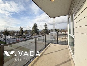 13768-13108 108 Ave in Surrey, BC - Building Photo - Building Photo