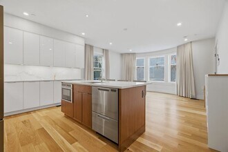 39 Englewood Ave, Unit 2 in Boston, MA - Foto de edificio - Building Photo