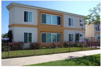 Hoover Apartments in Orange, CA - Building Photo - Building Photo