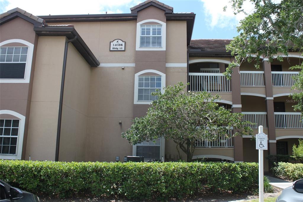 14036 Fairway Island Dr in Orlando, FL - Building Photo