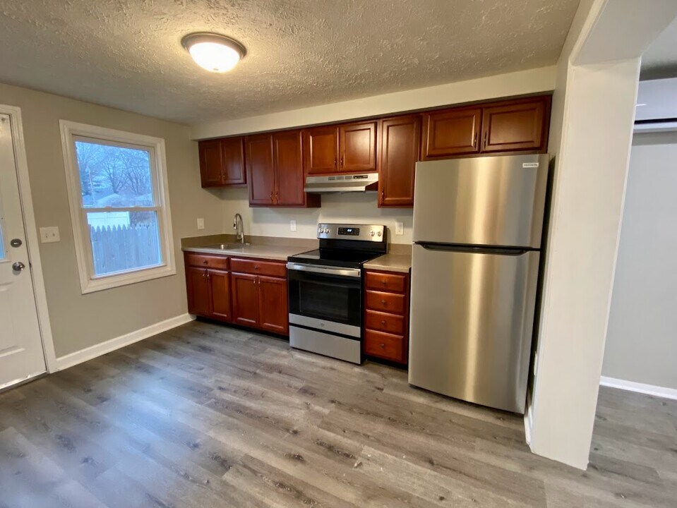 30 Clayton St, Unit Unit F in Springfield, MA - Foto de edificio