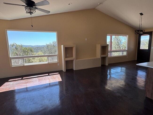 1 Bonita Vista Ct in Cedar Crest, NM - Building Photo - Building Photo