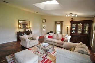 18359 Hickory Cir in Kemp, TX - Foto de edificio - Building Photo