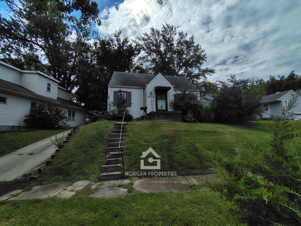 3612 Brown St in Anderson, IN - Building Photo