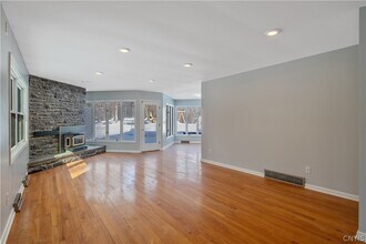 7301 Dogwood Ln in Manlius, NY - Building Photo - Building Photo