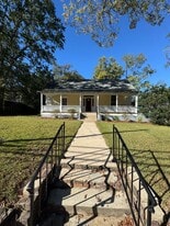 527 E Cambridge Ave in Greenwood, SC - Building Photo