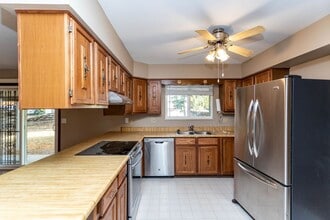 236 Chamberlin Ave in Colorado Springs, CO - Building Photo - Building Photo