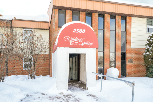 2500 De L'abbé-Giguère Av in Québec, QC - Building Photo - Building Photo