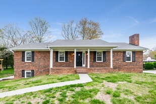 3284 Friedberg Church Rd in Winston-Salem, NC - Building Photo