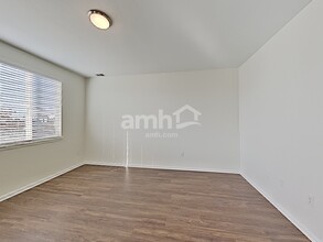 10559 E Abilene St in Commerce City, CO - Building Photo - Building Photo