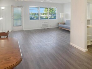 94 Northampton E in West Palm Beach, FL - Building Photo - Building Photo