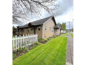 3002 Garfield St in Longview, WA - Building Photo - Building Photo