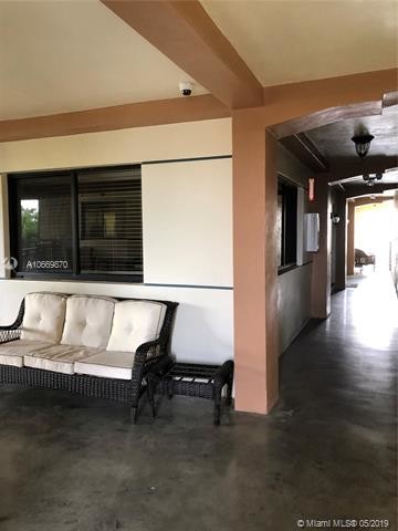 2268 SW 8th St-Unit -3-C in Miami, FL - Building Photo - Building Photo