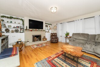 1517 Royal Oak Ave in Portage, MI - Building Photo - Building Photo