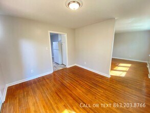 1821 Somerset Cir in Charleston, SC - Building Photo - Building Photo