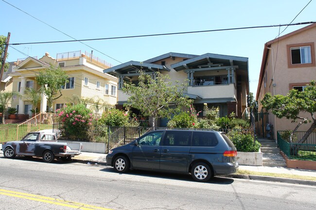 2680-2682 W 9th St in Los Angeles, CA - Foto de edificio - Building Photo