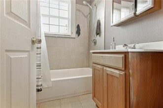 4901 Willow St in New Orleans, LA - Building Photo - Building Photo