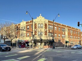 2249 W Wilson Ave in Chicago, IL - Building Photo