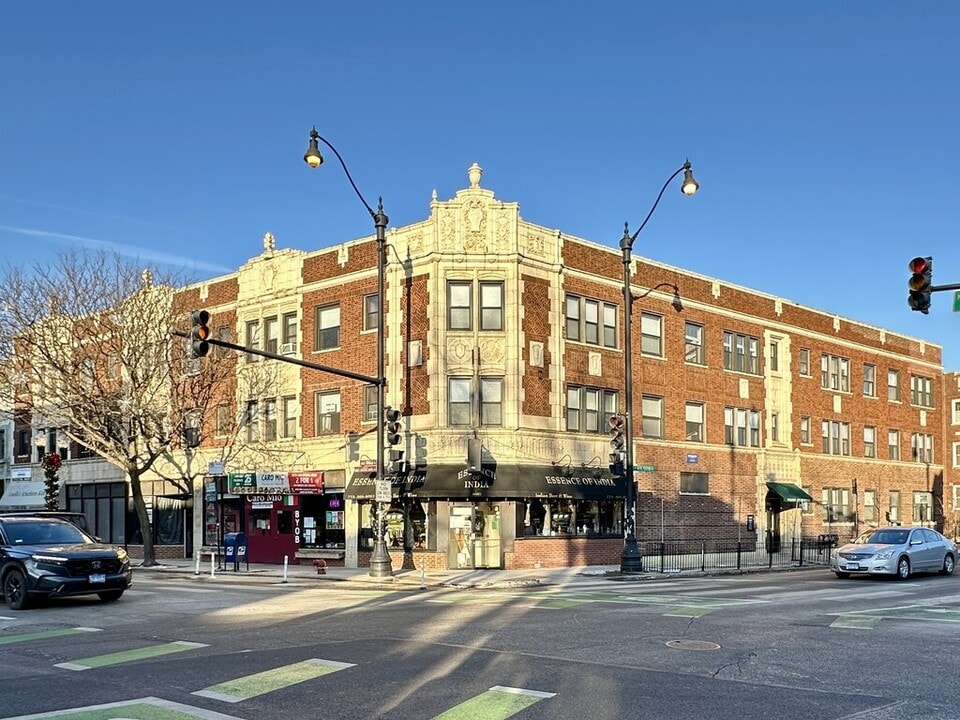 2249 W Wilson Ave in Chicago, IL - Building Photo