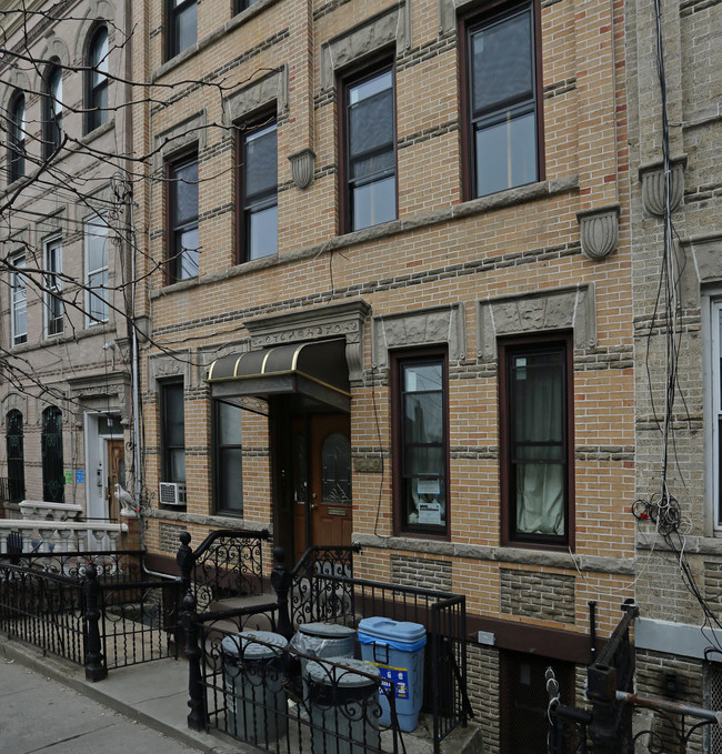 319 Menahan St in Brooklyn, NY - Building Photo - Building Photo