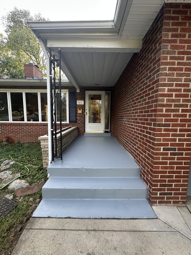 3637 Sunset Dr in Upper Arlington, OH - Building Photo - Building Photo