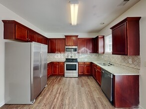 9823 Jeanette Cir in Charlotte, NC - Foto de edificio - Building Photo